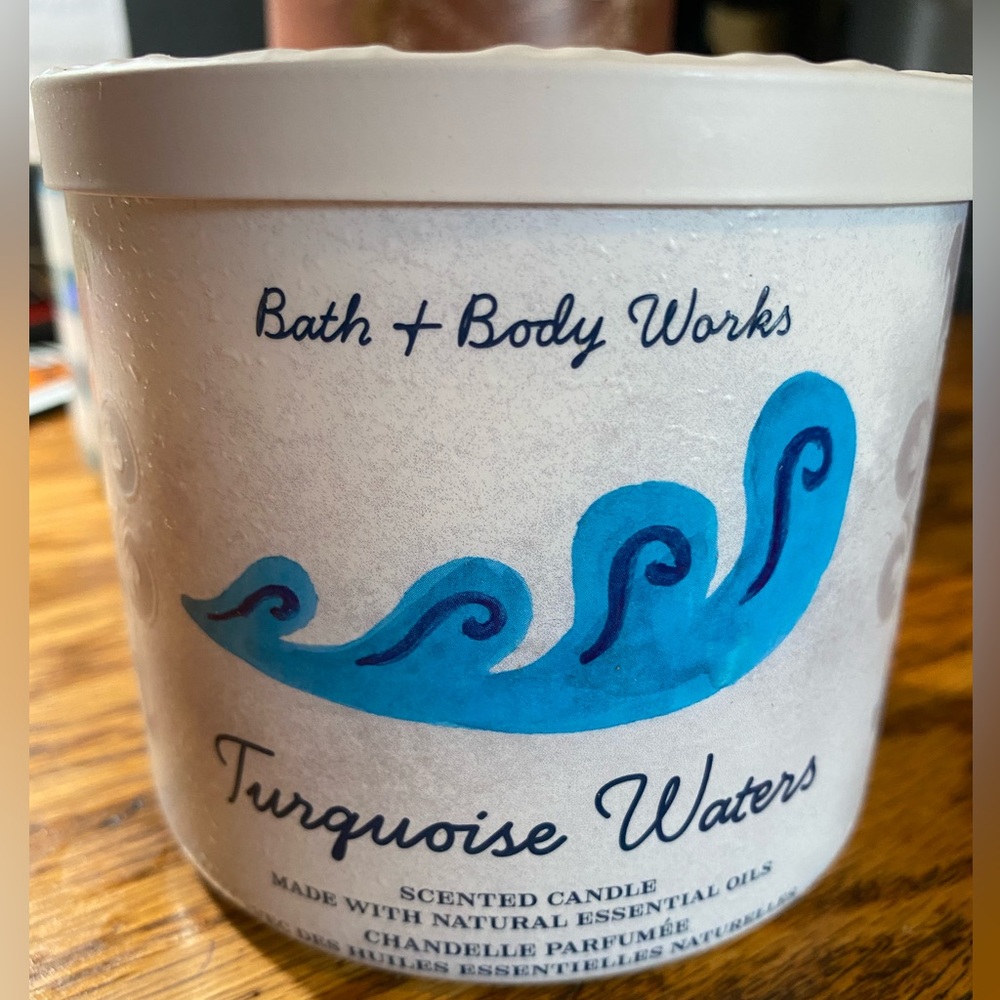 Turquoise Waters 💦 Bath and Body Works candle